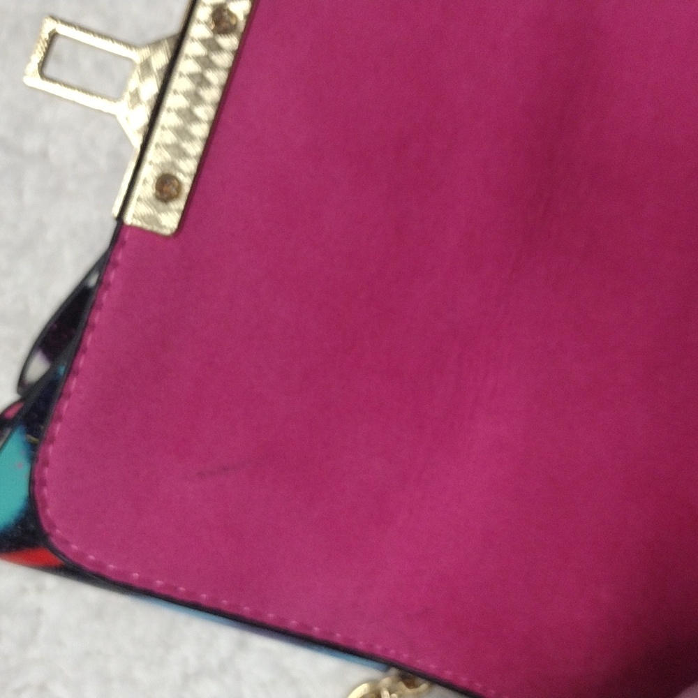 Betsey Johnson Graffiti Hearts Small Bow Flap Crossbody Purse - Picture 16 of 16